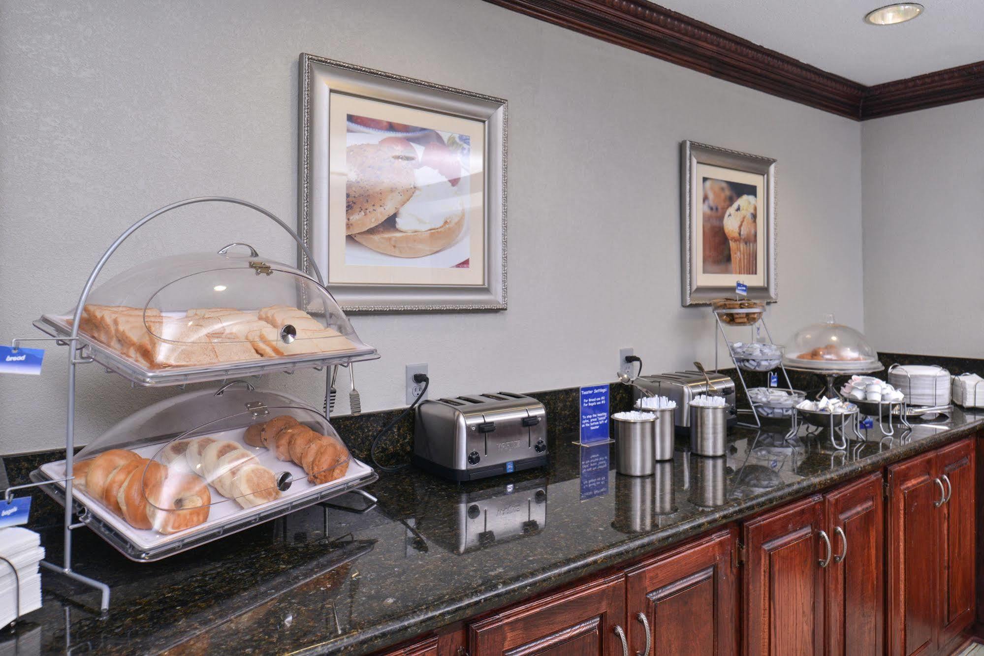 Irving Inn & Suites At Dfw Airport Luaran gambar
